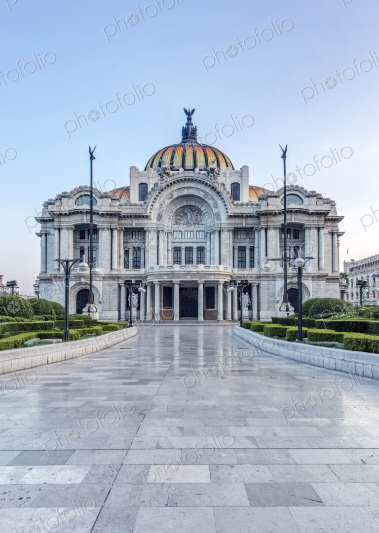 Palciao de Bella Artes and courtyard, Mexico City, Federal District, Mexico