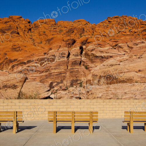Park benches facing Red Rock Canyon, Nevada, United States Park benches facing Red Rock Canyon, Nevada, United States