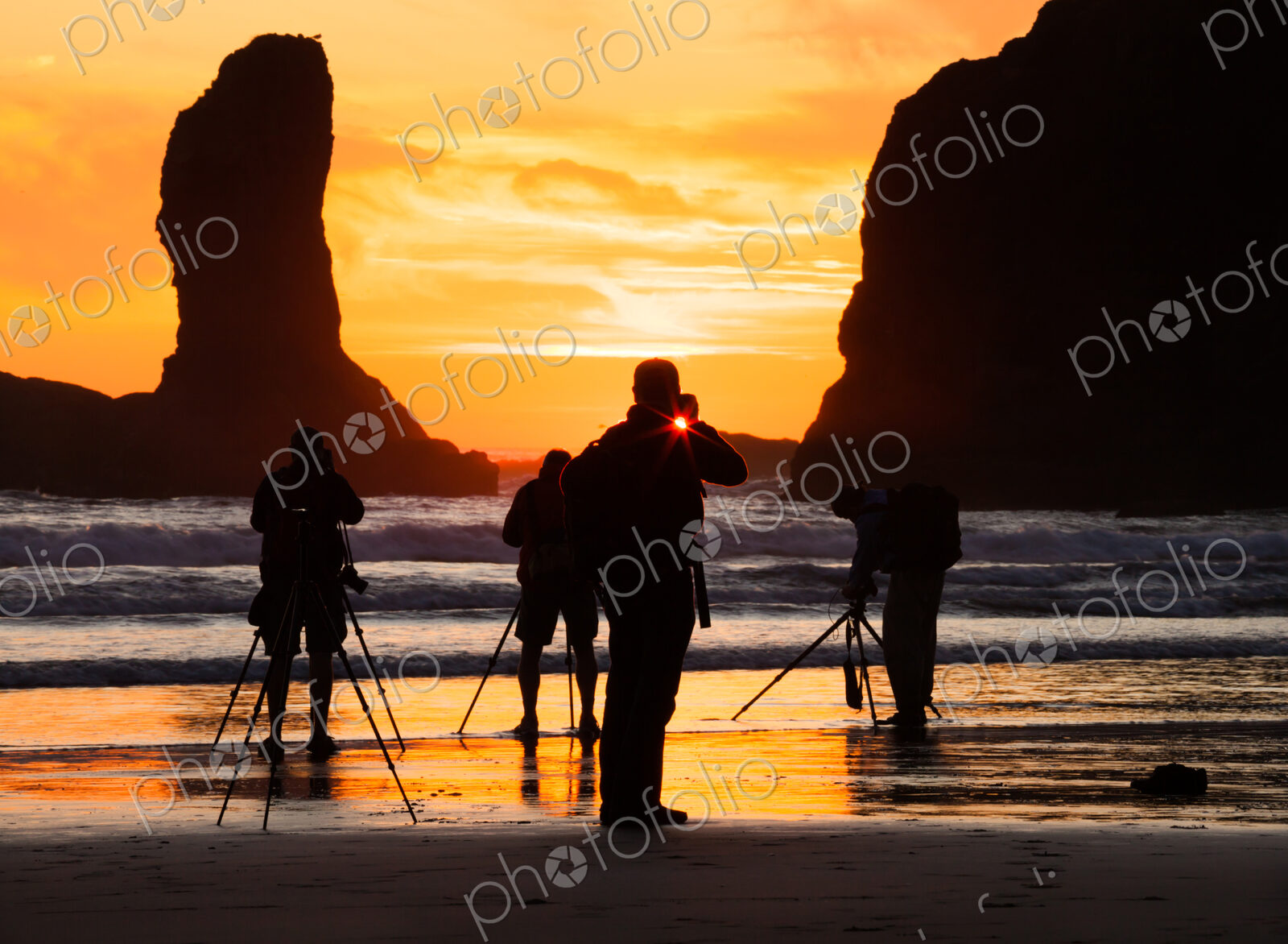 Photographers at sunset, Second Beach, Olympic National Park, Washington, USA