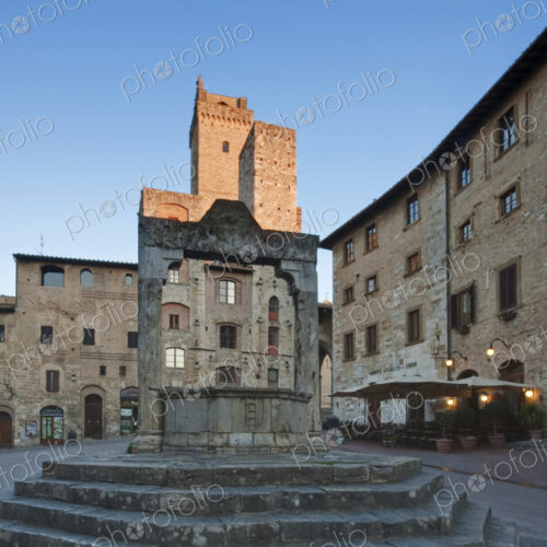 Piazza della Cisterna Piazza della Cisterna