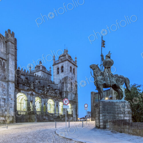 Porto Cathedral illuminated at night, Porto, Porto, Portugal