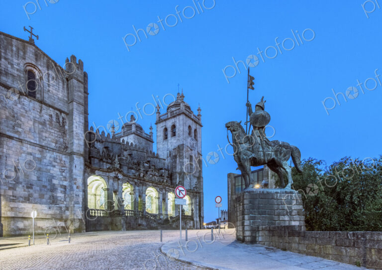 Porto Cathedral illuminated at night, Porto, Porto, Portugal