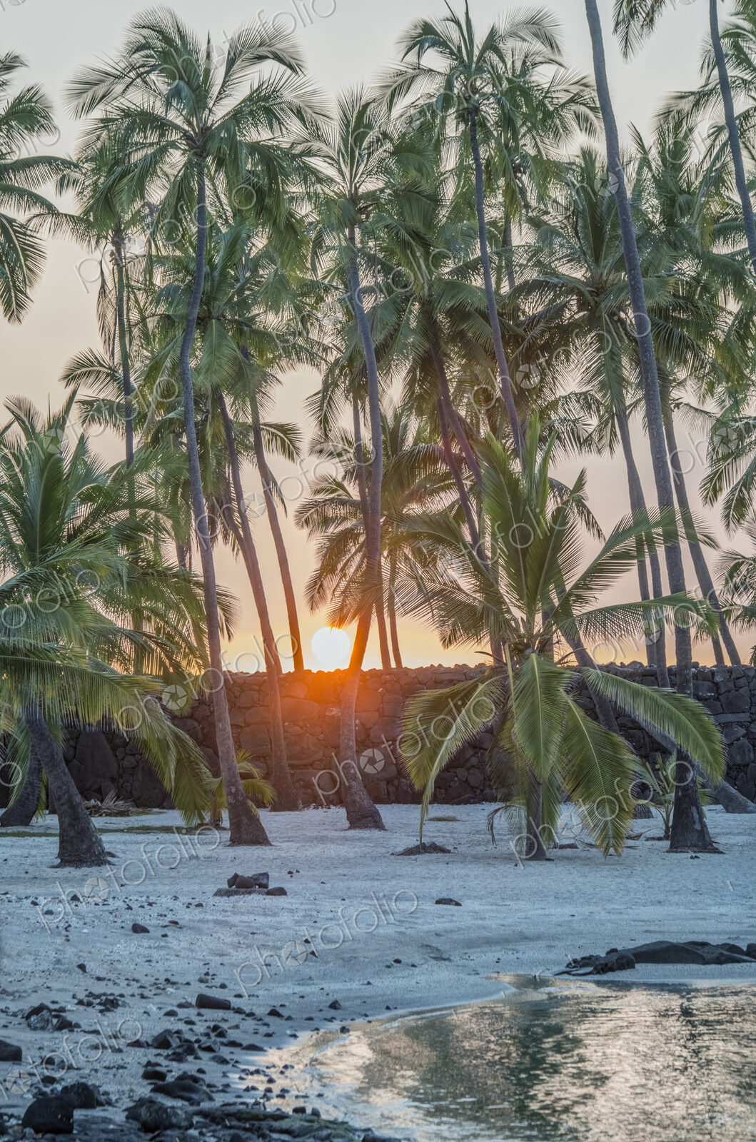 Puuhonua O Honaunau National Historic Park, Place of Refuge, Big Island, sunset view…