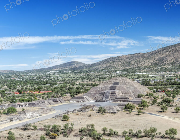 Pyramid ruins in remote landscape, San Juan Teotihuacan, State of Mexico, Mexico