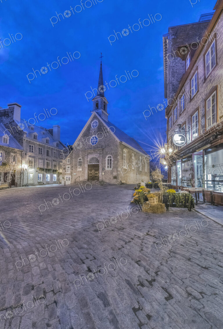 Quebec city, old town at dawn, UNESCO heritage site, Place Royale, aa cobblestone…