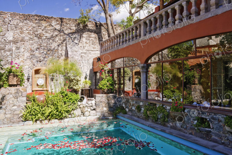 Restaurant and Swimming Pool