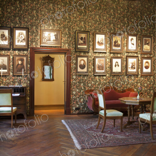 Room With Framed Portraits Room With Framed Portraits