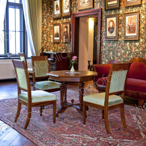 Room With Framed Portraits Room With Framed Portraits
