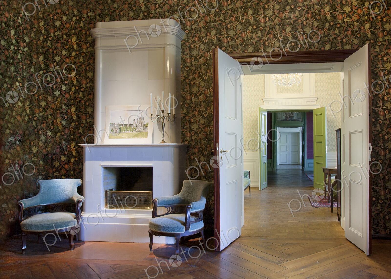 Room With a Fireplace
