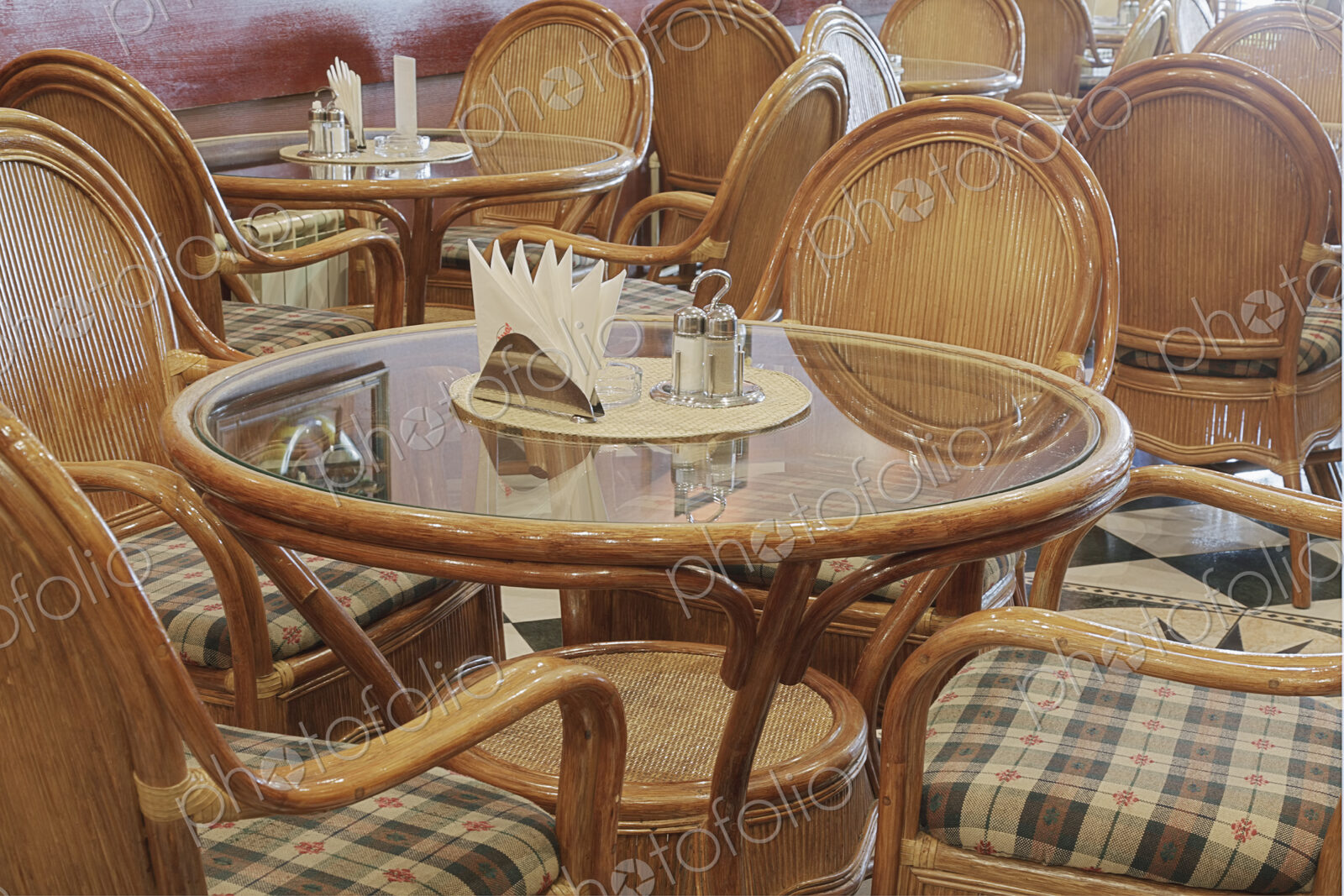Round Cafe Table