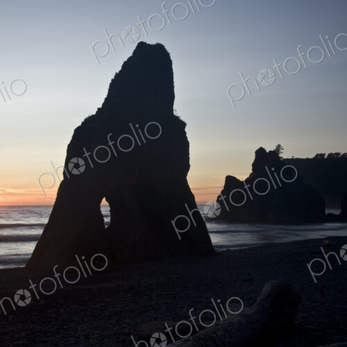 Ruby Beach at sunset, a rock arch and offshore island Ruby Beach at sunset, a rock arch and offshore island