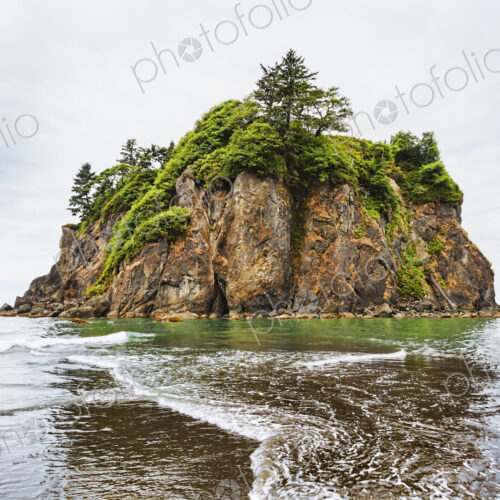 Sea stack on Ruby Beach, Kalaloch, Washington, United States