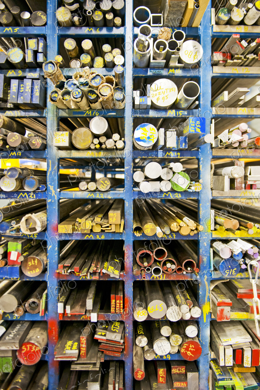 Shelves of aluminum, steel and copper beams