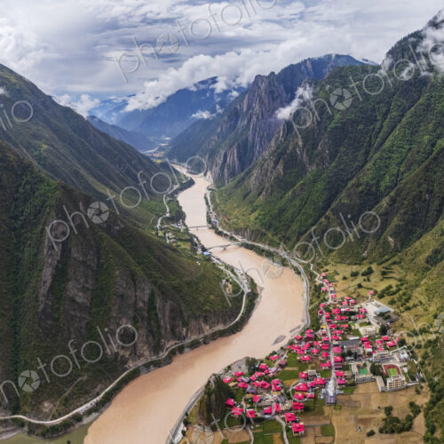 Sichuan Tibet Border Jinsha River Bordering Tibet, Gangtuocun, Sichuan Province, Kham…