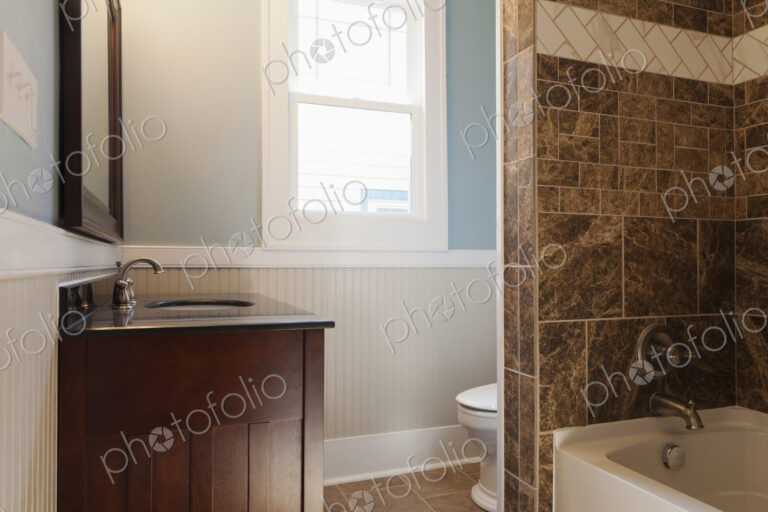 Sink, bathtub and toilet in bathroom