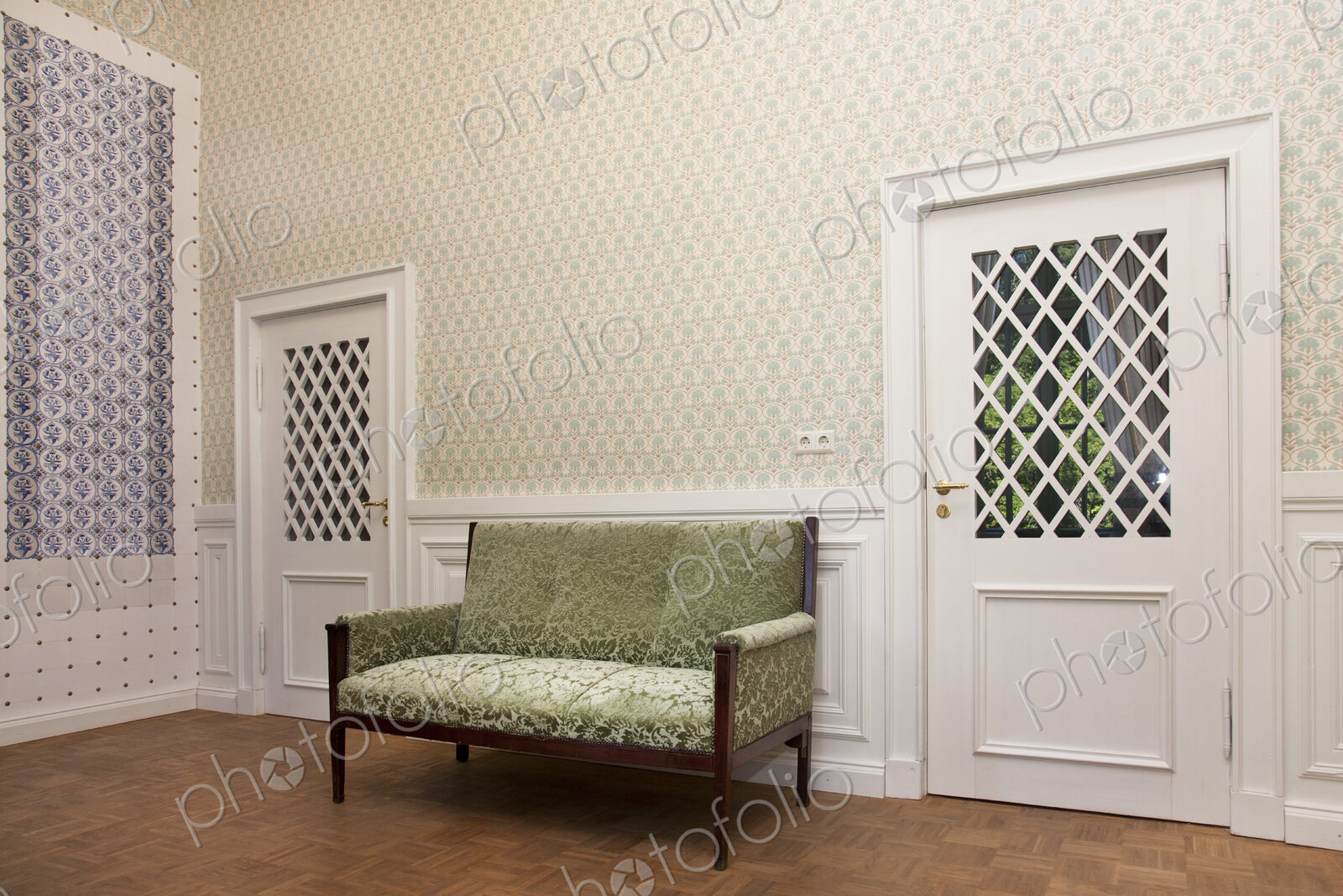 Sofa in Alatskivi Castle