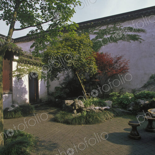 Song Dynasty gardens, Master of the Fishing Nets courtyard, pavilion and plants. Song Dynasty gardens, Master of the Fishing Nets courtyard, pavilion and plants.
