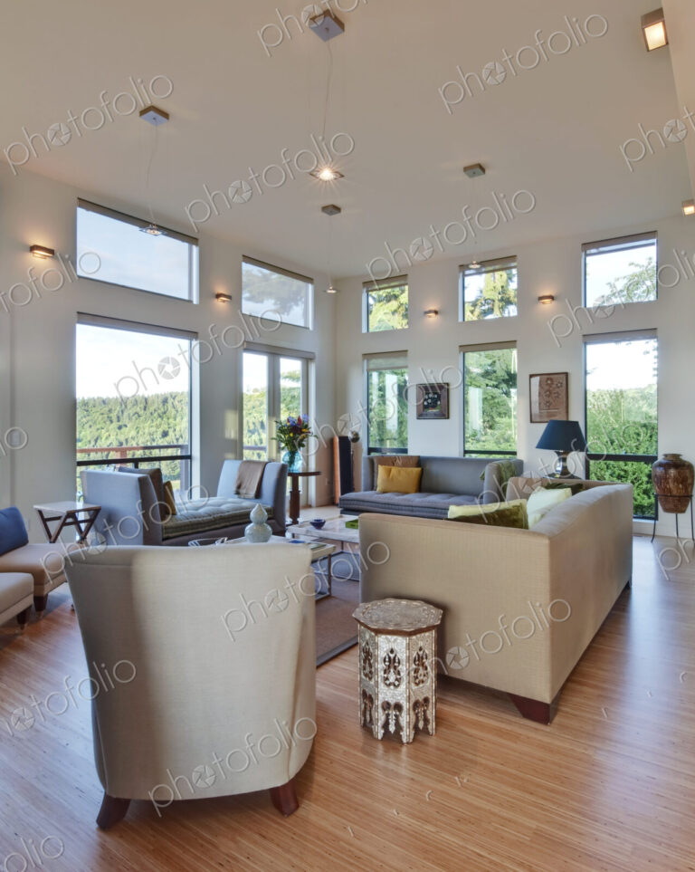 Spacious Upscale Living Room