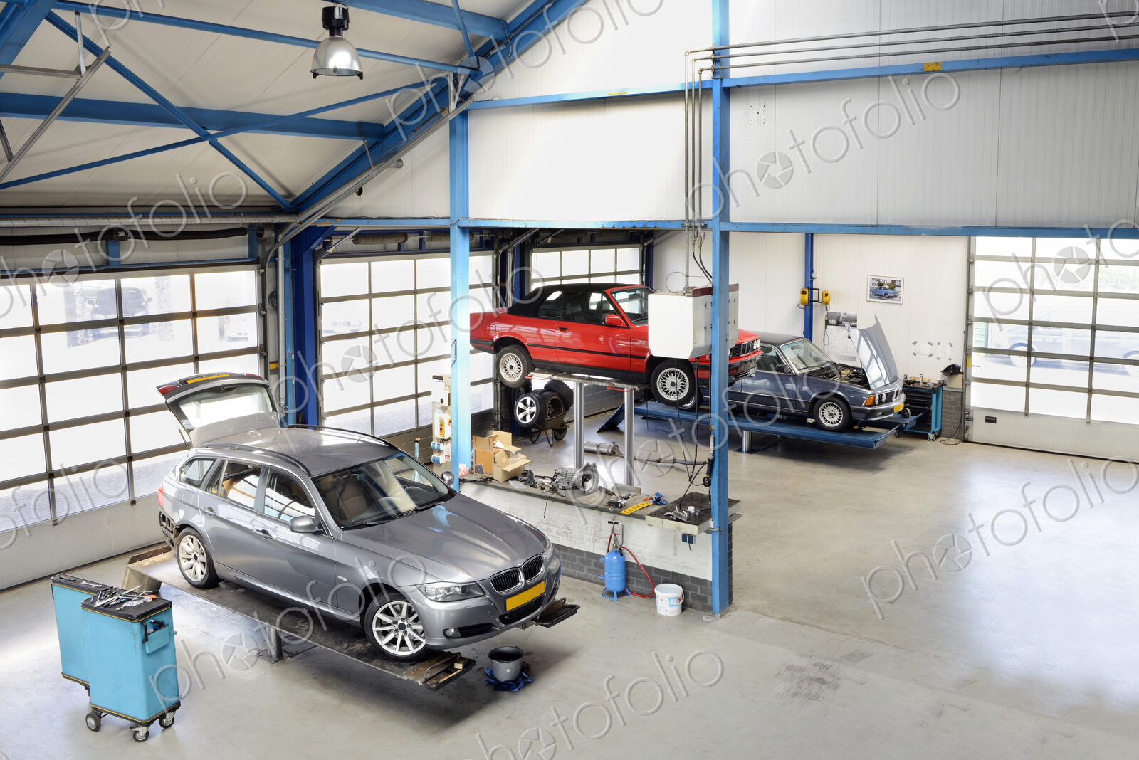 Specialized Garage or auto repair shop