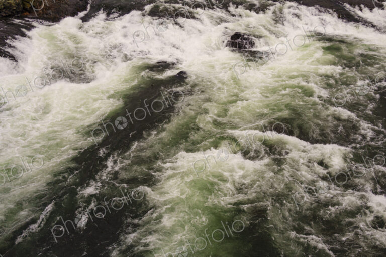 Spokane Falls in winter, Spokane, WA, USA