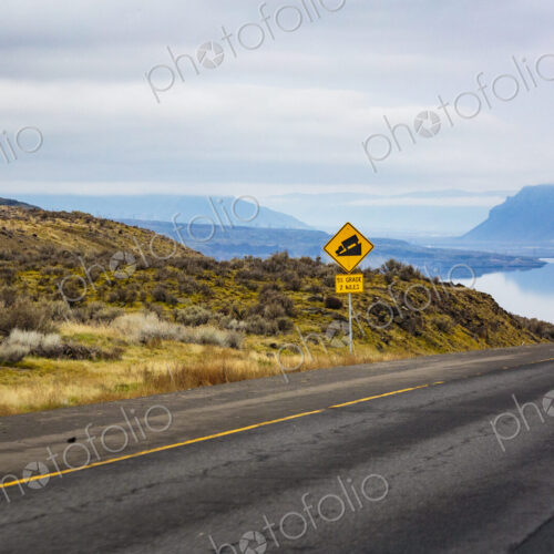 Steep grade truck sign above the Columbia River in Vantage, Interstate 90