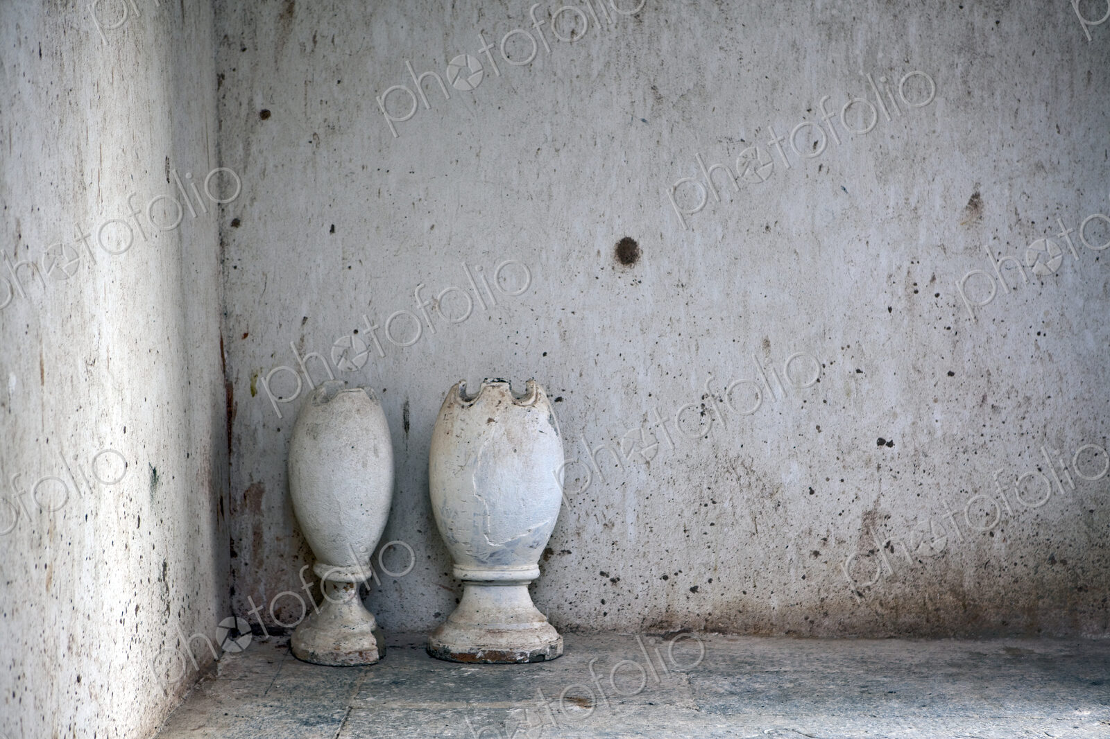 Stone Vases in the Monsoon Palace