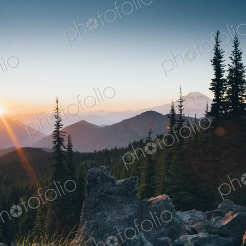 Sunset over the Cascade Range of mountains at Goat Rocks Wlderness.