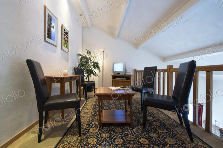 Table and chairs in loft area