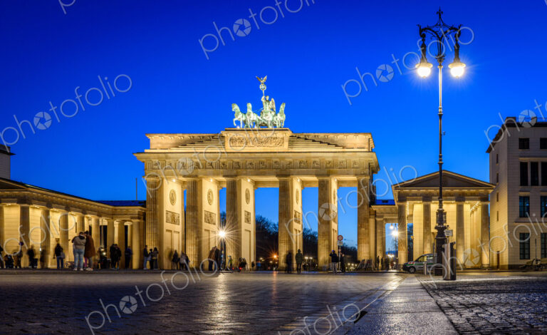 The Brandenburg Gate in Berlin, Germany at night.