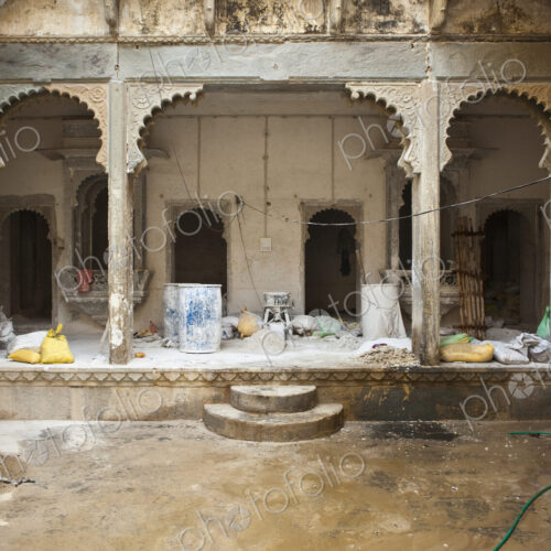 The Monsoon palace in Udaipur, courtyard with a central pool and elegant stone arches,… The Monsoon palace in Udaipur, courtyard with a central pool and elegant stone arches,…