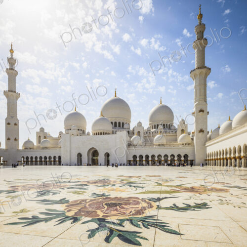 The Sheikh Zayed Mosque, the courtyard and exterior of the prayer hall, modern… The Sheikh Zayed Mosque, the courtyard and exterior of the prayer hall, modern…