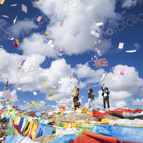 The paper squares, longda (Tibetan for Winged Horse) are launched into the wind by… The paper squares, longda (Tibetan for Winged Horse) are launched into the wind by…