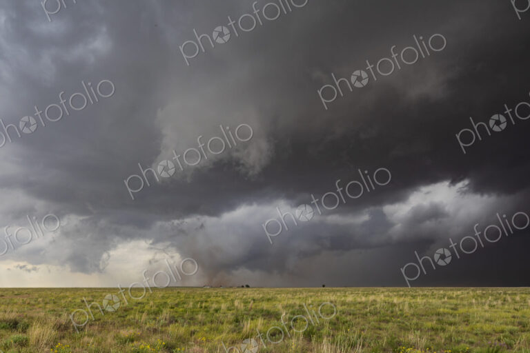 Tornado Touchdown, The Morton Supercell, a Tornado-Producing Supercell, tornados…