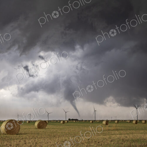 Tornado Touchdown, Tornado-Producing Supercell, tornados reaching down to the ground… Tornado Touchdown, Tornado-Producing Supercell, tornados reaching down to the ground…