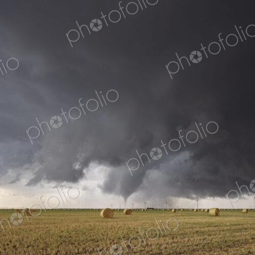 Tornado Touchdown, a Tornado-Producing Supercell, tornados reaching down to the ground…