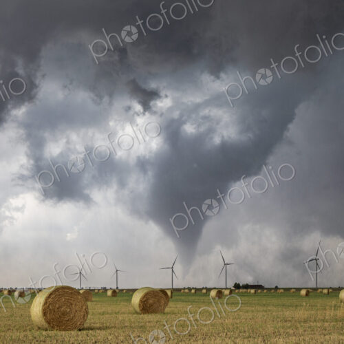 Tornado Touchdown, a Tornado-Producing Supercell, tornados reaching down to the ground… Tornado Touchdown, a Tornado-Producing Supercell, tornados reaching down to the ground…