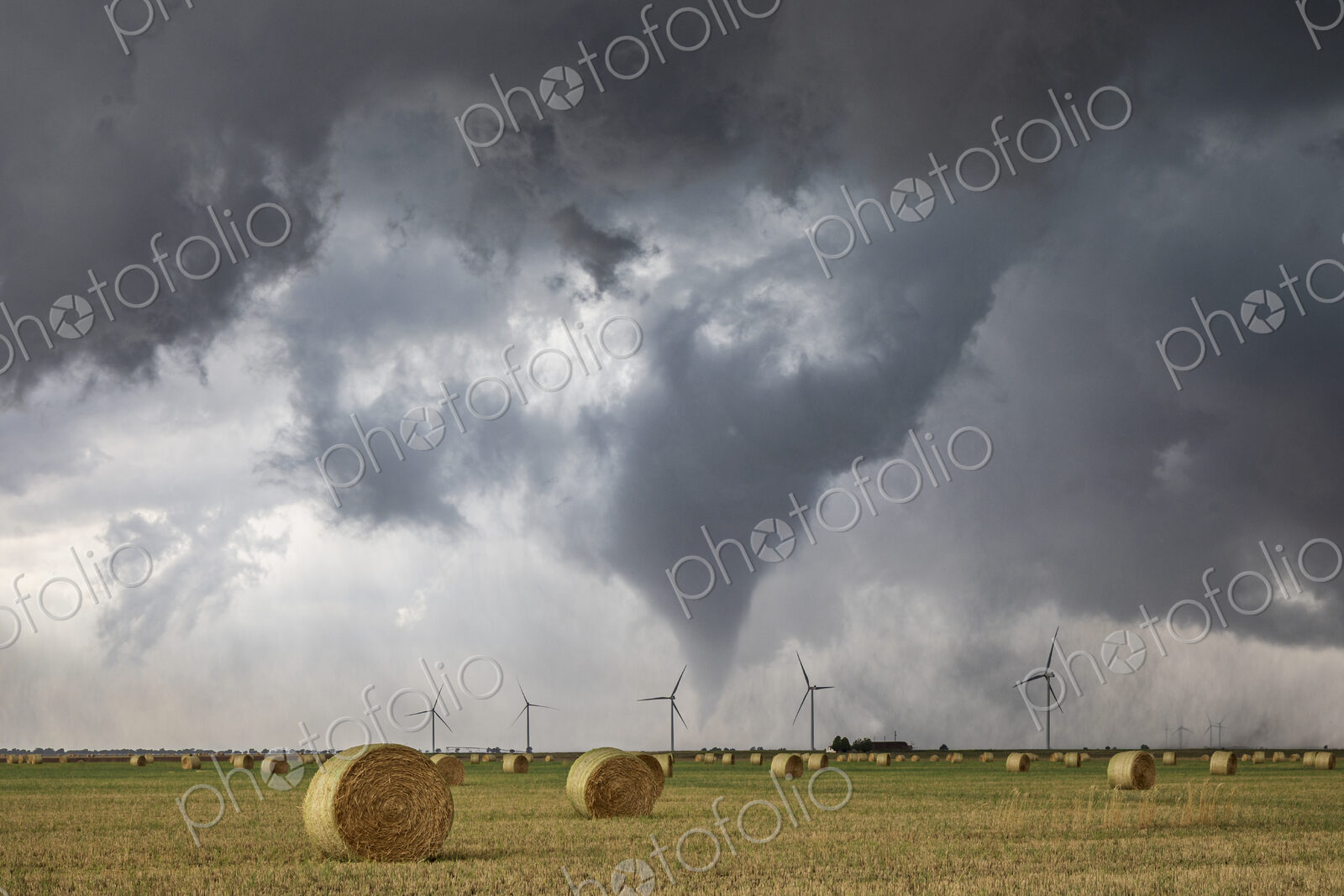 Tornado Touchdown, a Tornado-Producing Supercell, tornados reaching down to the ground…