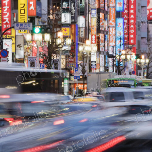 Traffic in Shinjuku Traffic in Shinjuku