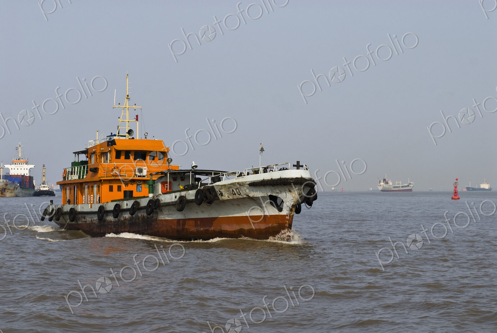 Tugboat on the Huangpu River
