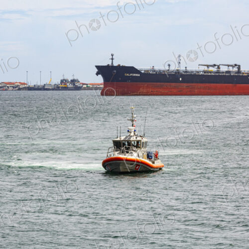 US Coast Guard helicopter demo rescue with rescue swimmer, Port Angeles.