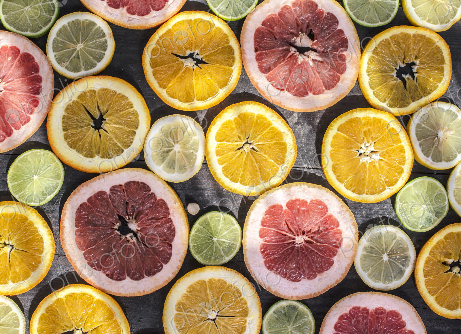 Variety of citrus fruit slices