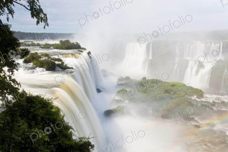 View along the Iguacu (Iguazu) Falls, Cataratta Foz do Iguacu, Parana, Iguazu National…