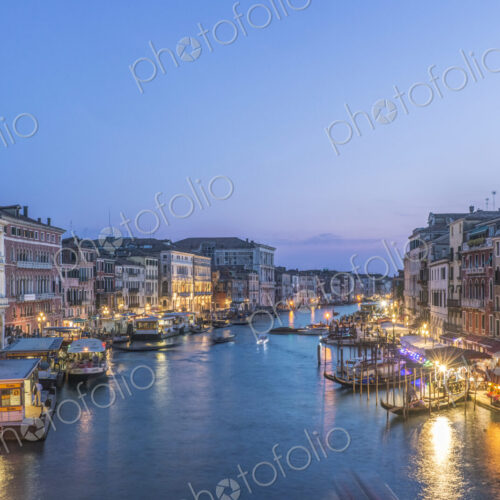 View at sunset, the Grand Canal and palazzos, historic renaissance architecture,… View at sunset, the Grand Canal and palazzos, historic renaissance architecture,…
