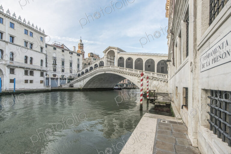 View of the Rialto Bridge over the Grand Canal, Venice, Italy.
