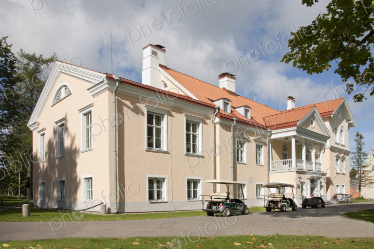 Vihula Manor Exterior