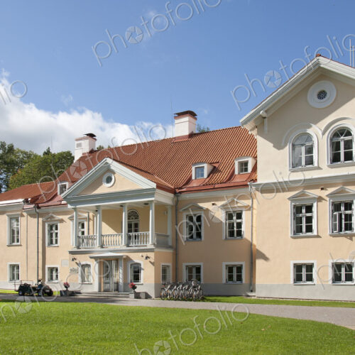 Vihula Manor Exterior
