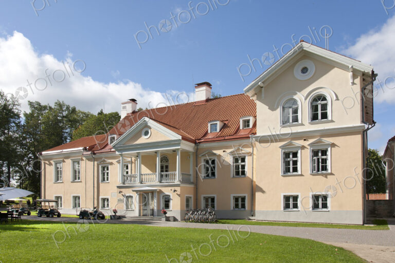 Vihula Manor Exterior