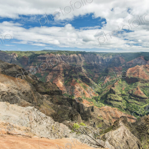 Waimea Canyon, view over the dramatic landscape, canyons and deep valleys.