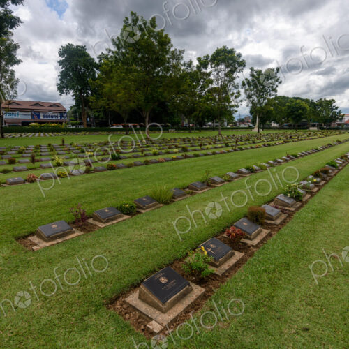 War Graves, a Commonwealth War Graves Commission cemetery at Kanchanaburi, the graves… War Graves, a Commonwealth War Graves Commission cemetery at Kanchanaburi, the graves…