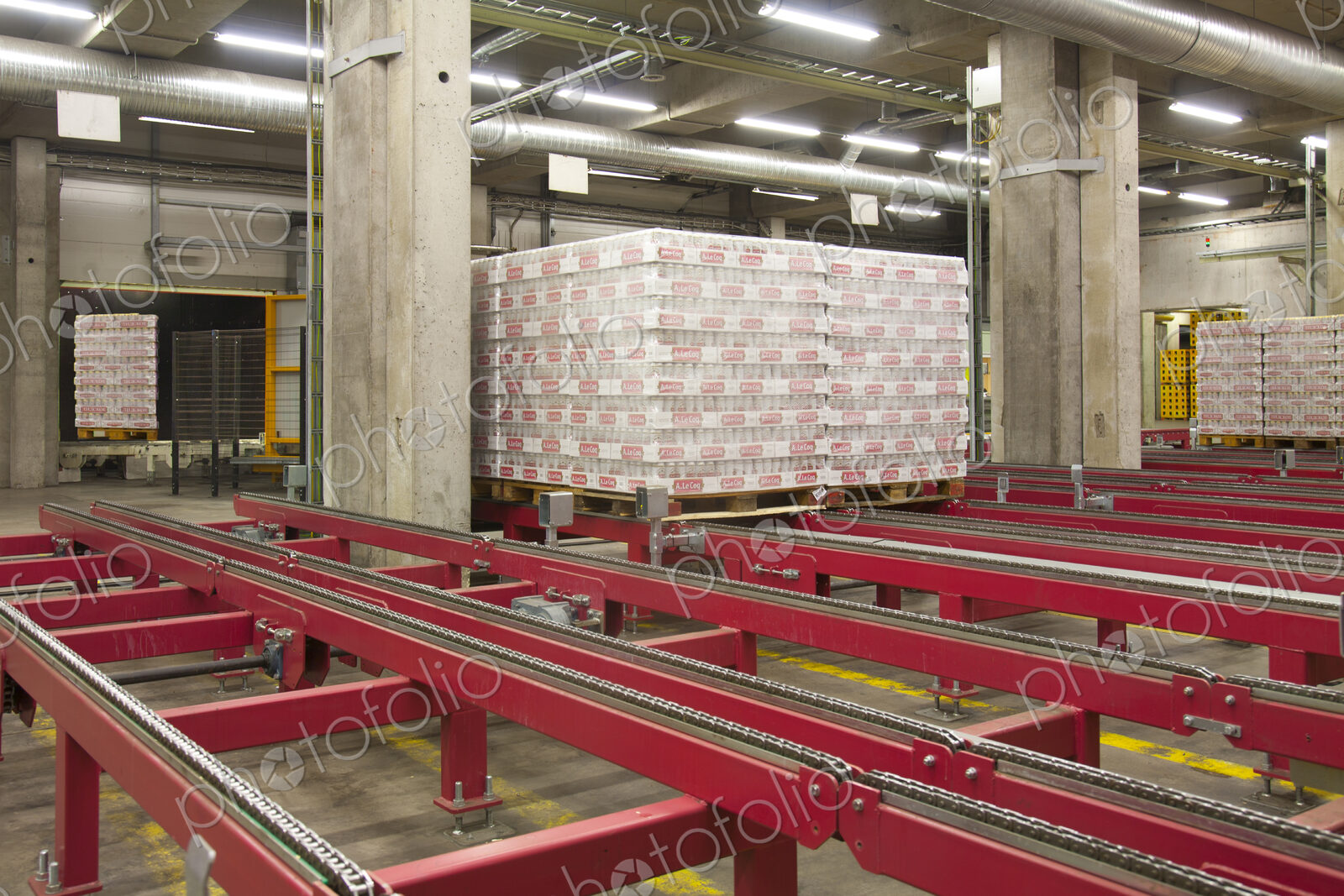 Warehouse,and distribution centre for goods. Steel platforms and pallets,lifting…